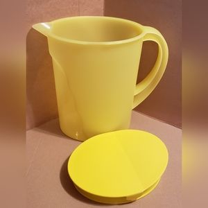 Tupperware Jumbo Slim Pitcher